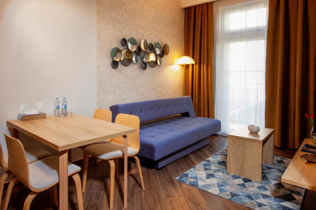 Portal House Aparthotel